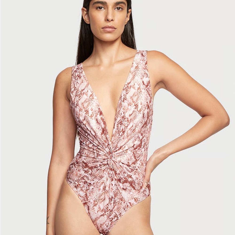 **LIKE NEW** Victoria’s Secret Twist Plunge One Piece Swimsuit- size Medium